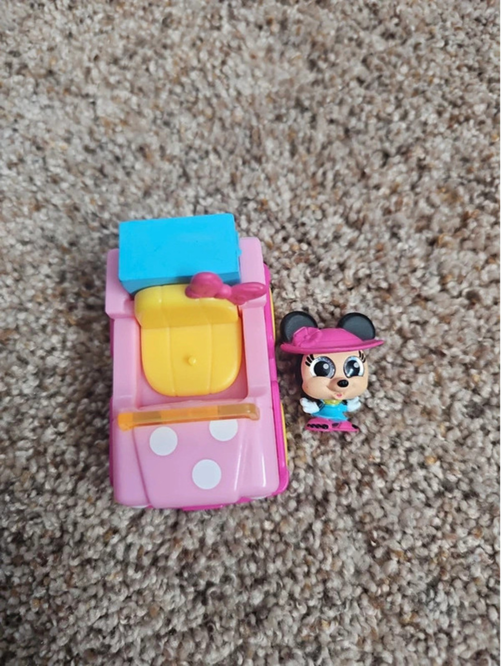 Minnie Mouse Disney Doorables Let's Go Cars
